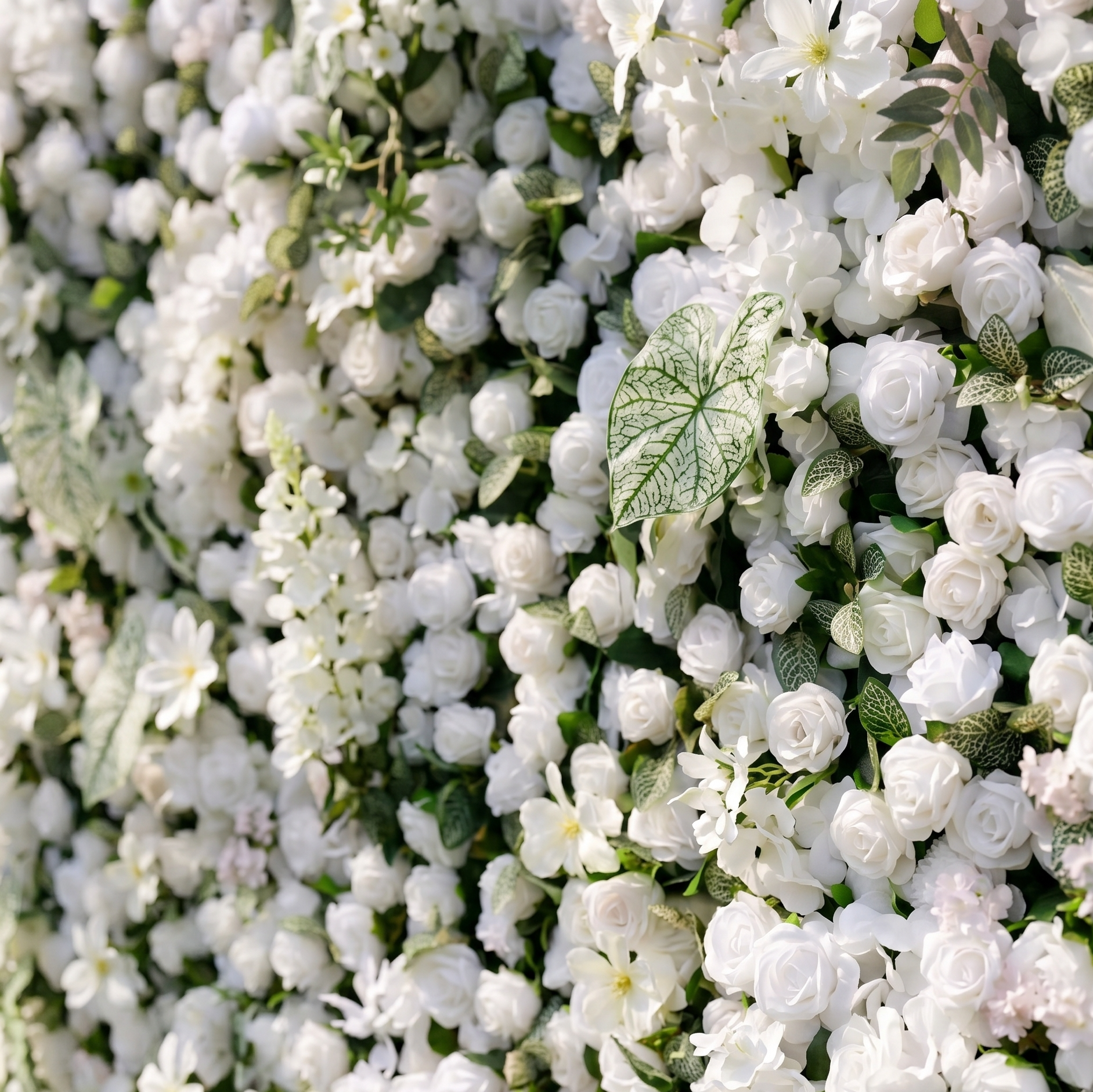 Reina 3D White Rose & Greenery Flower Wall Fabric Artificial Zip Up Curtain Flower Wall For Wedding and Events Decoration