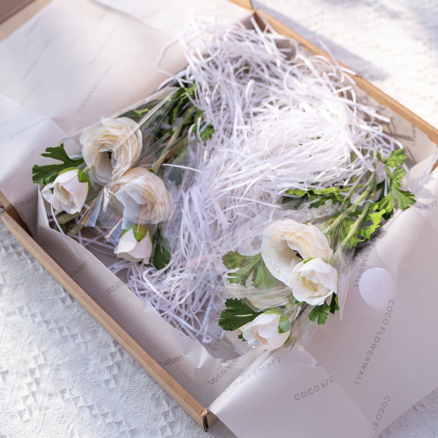 6 Stems Ranunculus Gift Box (Ready to ship)