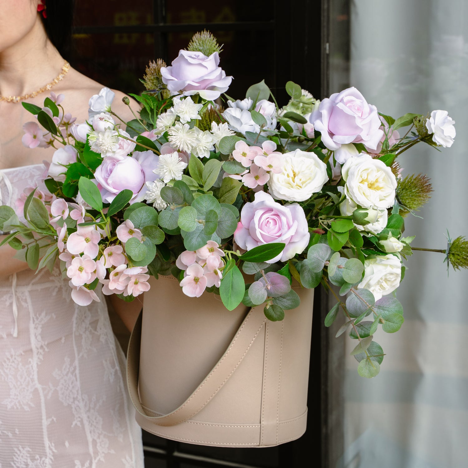 Carmelina - Lifelike Mixed Roses for Indoor/Outdoor