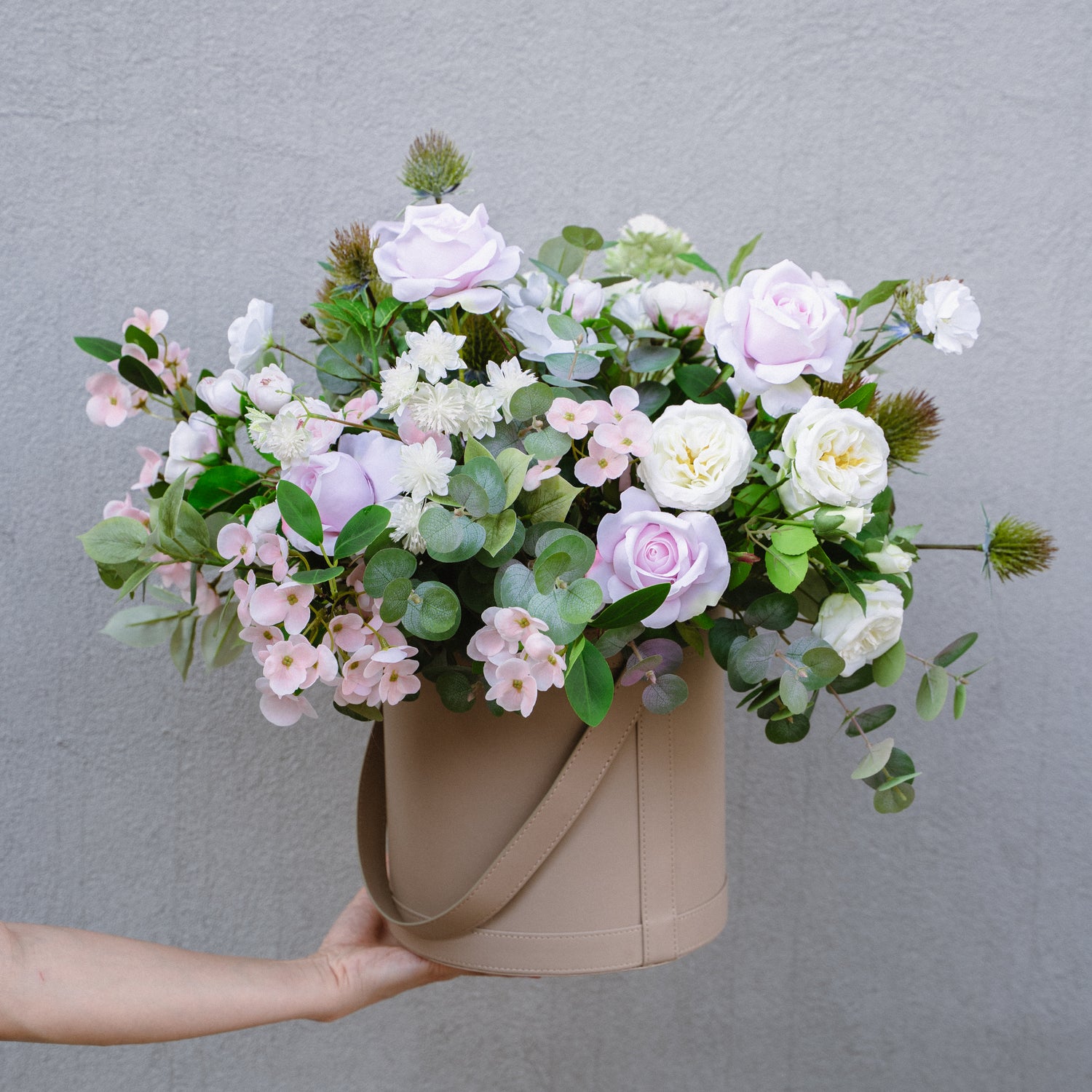 Carmelina - Lifelike Mixed Roses for Indoor/Outdoor
