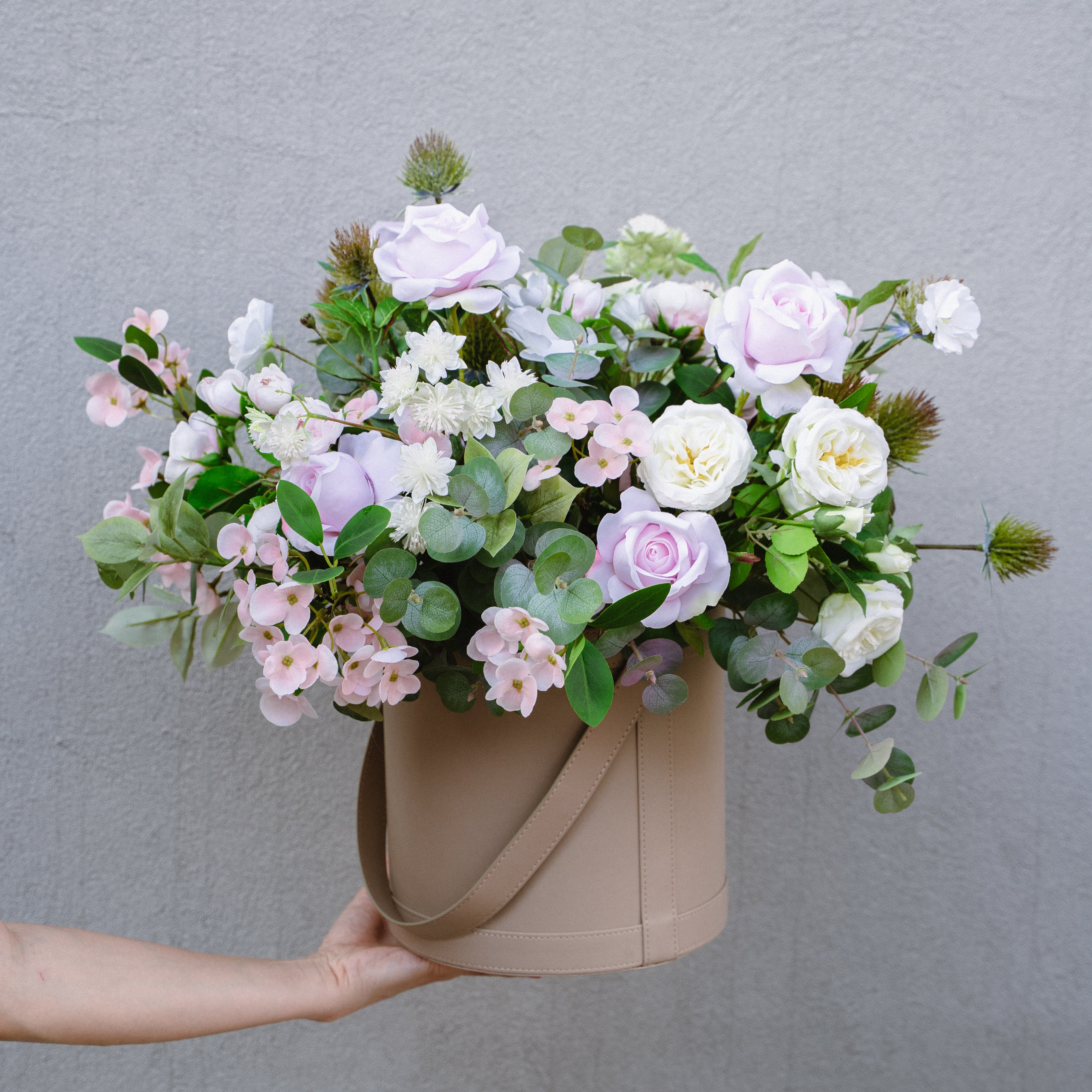 Carmelina - Lifelike Mixed Roses for Indoor/Outdoor